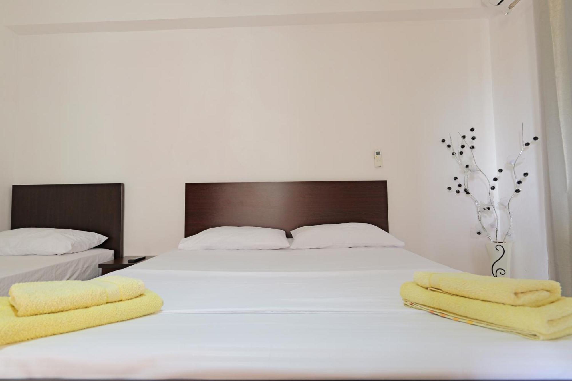 Brahimi Guest House Ksamil Dış mekan fotoğraf