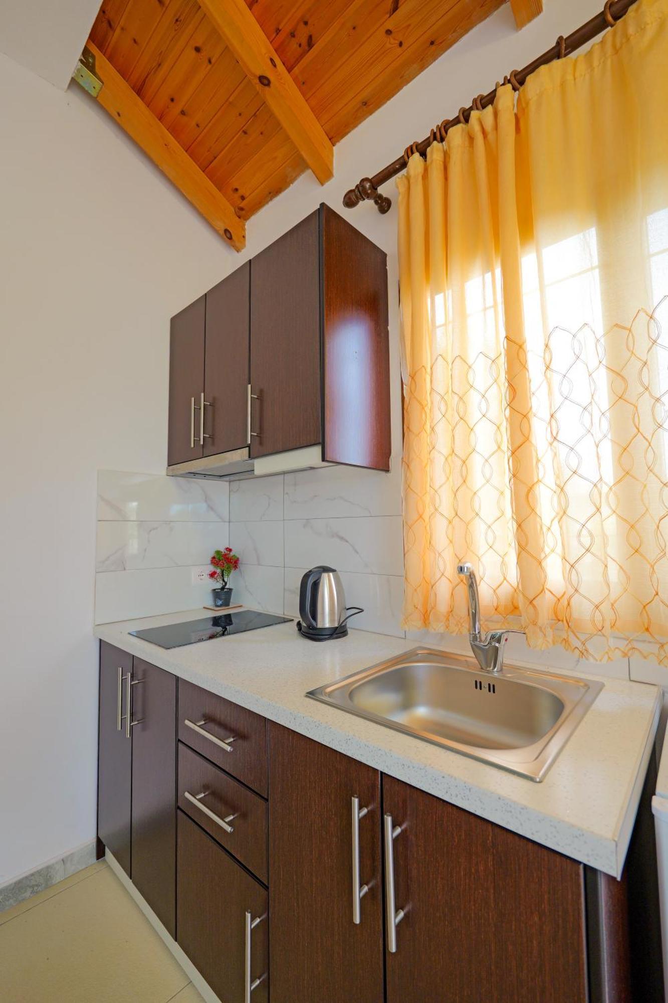 Brahimi Guest House Ksamil Dış mekan fotoğraf