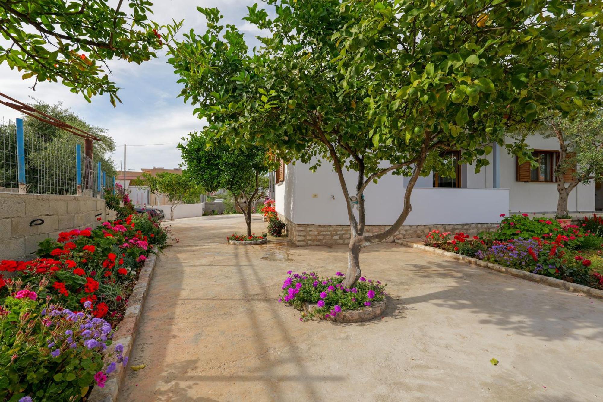 Brahimi Guest House Ksamil Dış mekan fotoğraf